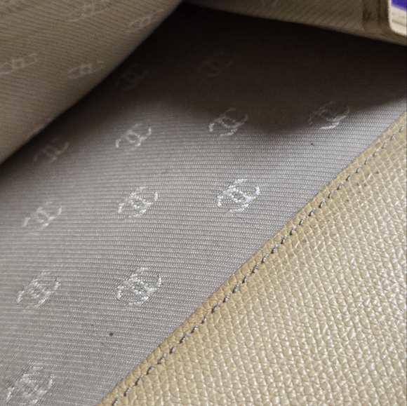 VINTAGE CHANEL LONG WALLET COCO BUTTON YELLOW LEATHER - Picture 6 of 13